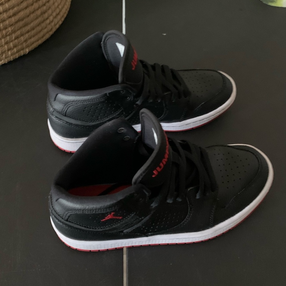 Jordan sneakers - Picture 5 of 8